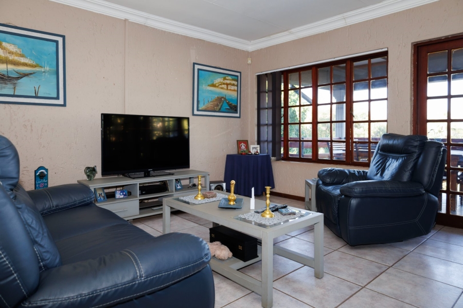 5 Bedroom Property for Sale in Schoemansville North West